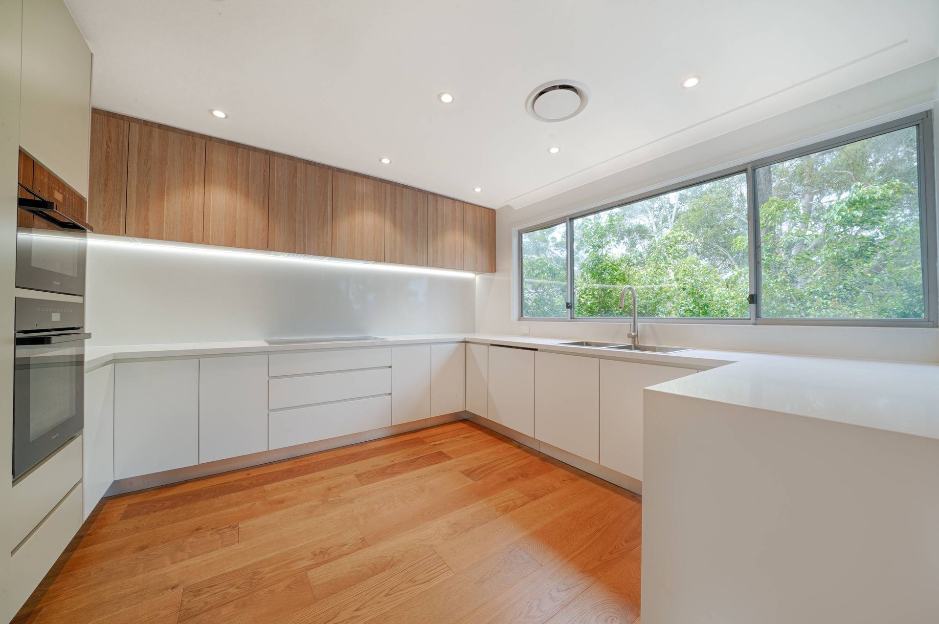 Clean Bathroom Design in Hunters Hill 4