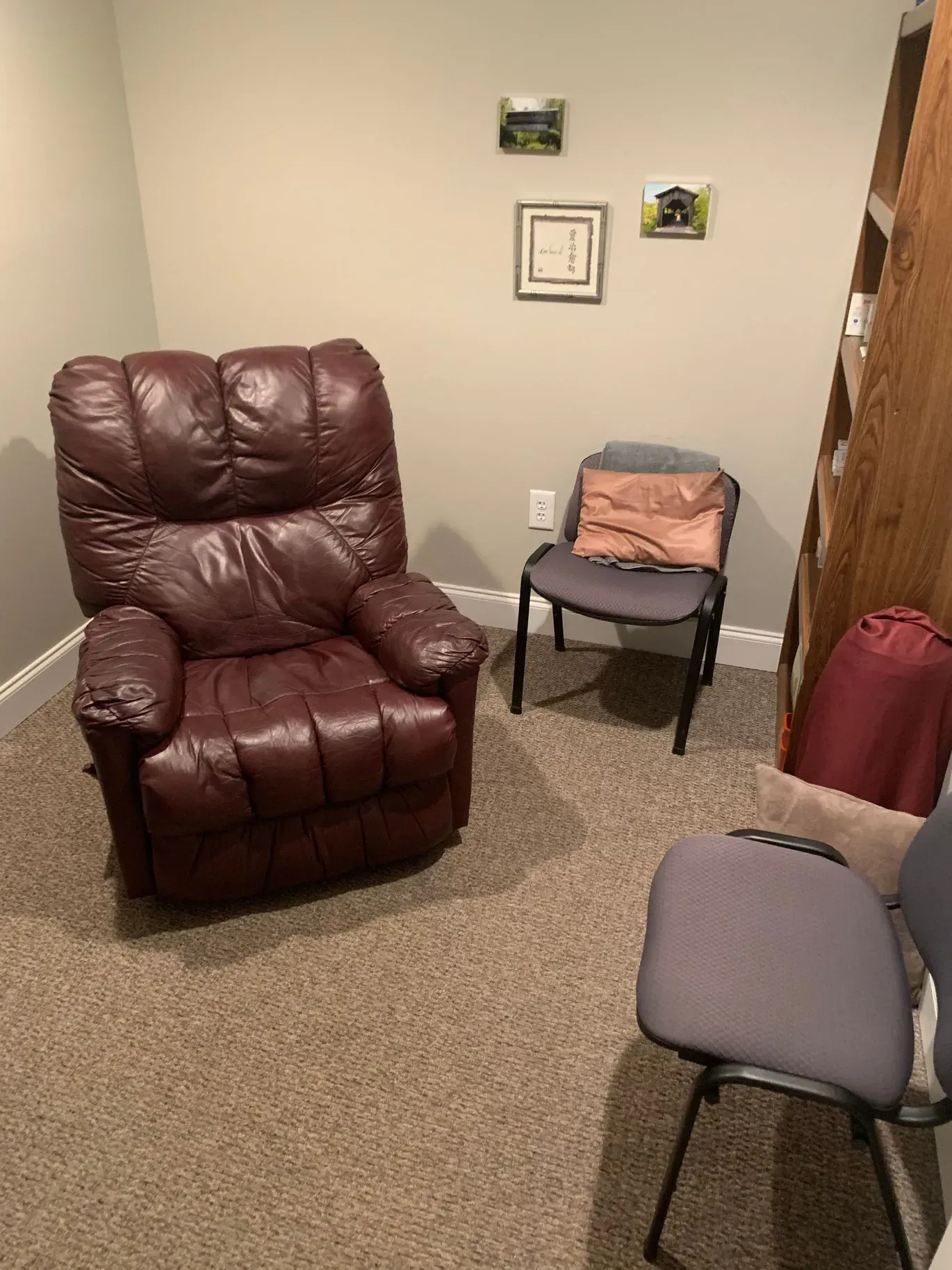 Office Chairs — Knoxville, TN — Deep River Wellness Center