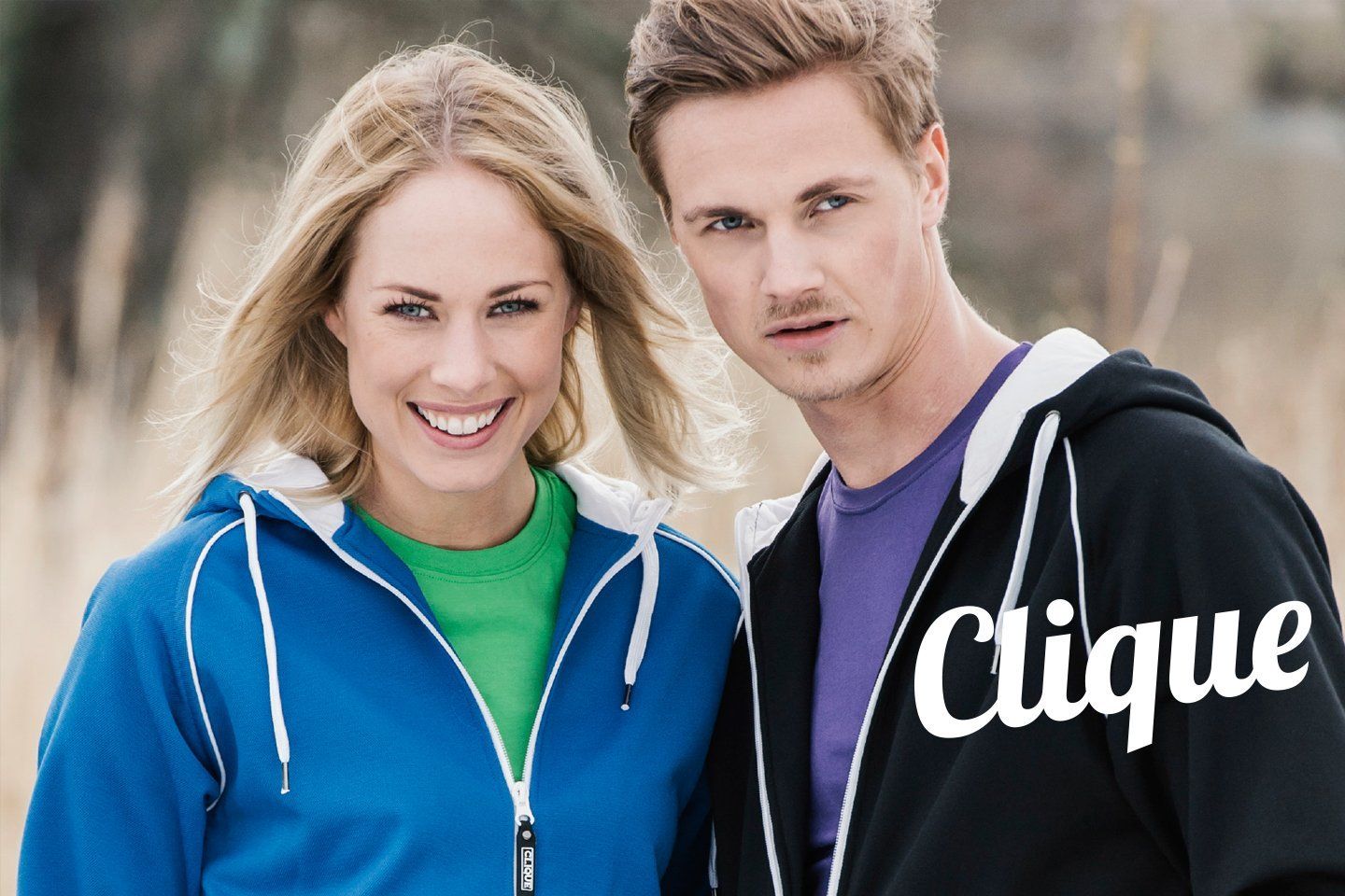 coppia con vestiti giacca a marchio CLIQUE