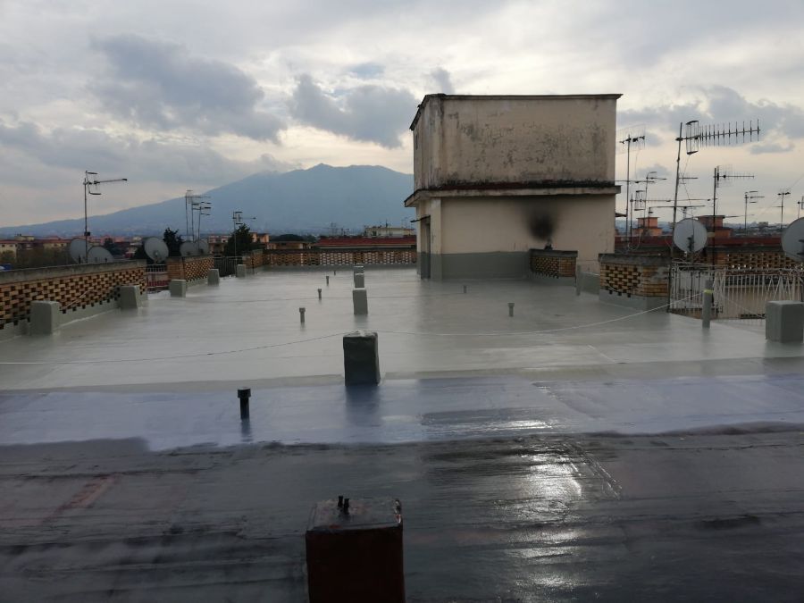 rivestimento sintetico per tetto edificio