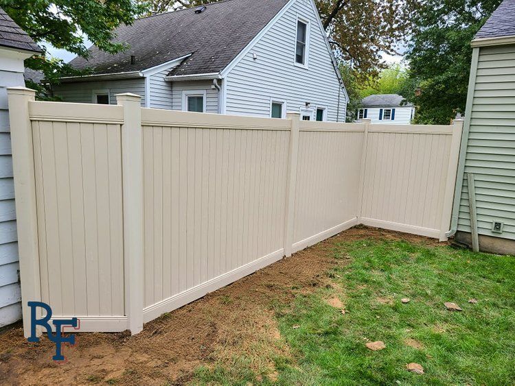 Elegant beige Wood Backyard Fence Services, MI