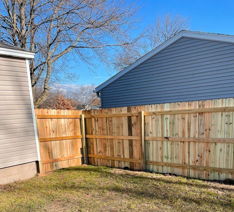 Renegade Fences& Farm Wood fencing Services