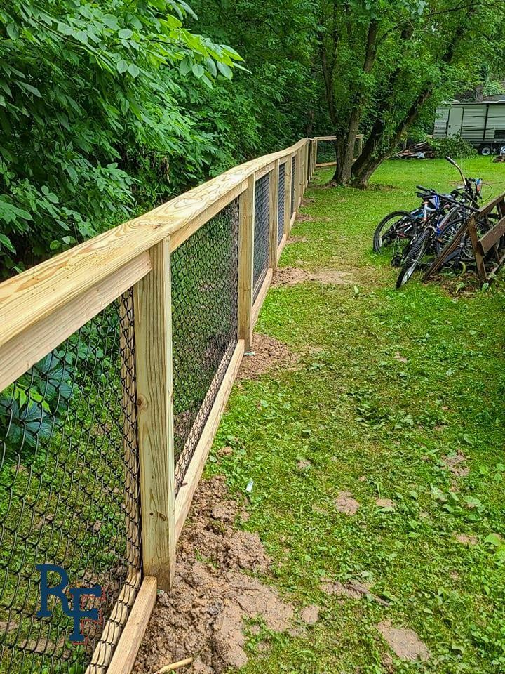 Michigan wood Fence installation