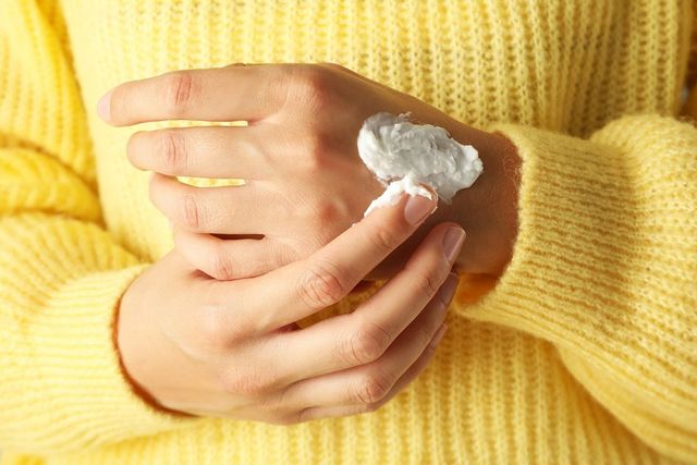 Moisturizer Routine Adjustments During Allergy Season Moisturizer Routine Adjustments During Allergy Season