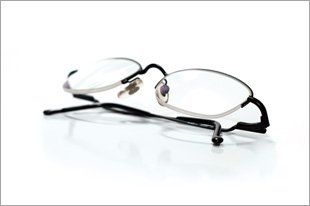 Ophthamic - specialists - Nationwide - Maxem Glazing Ltd - Rimless glasses