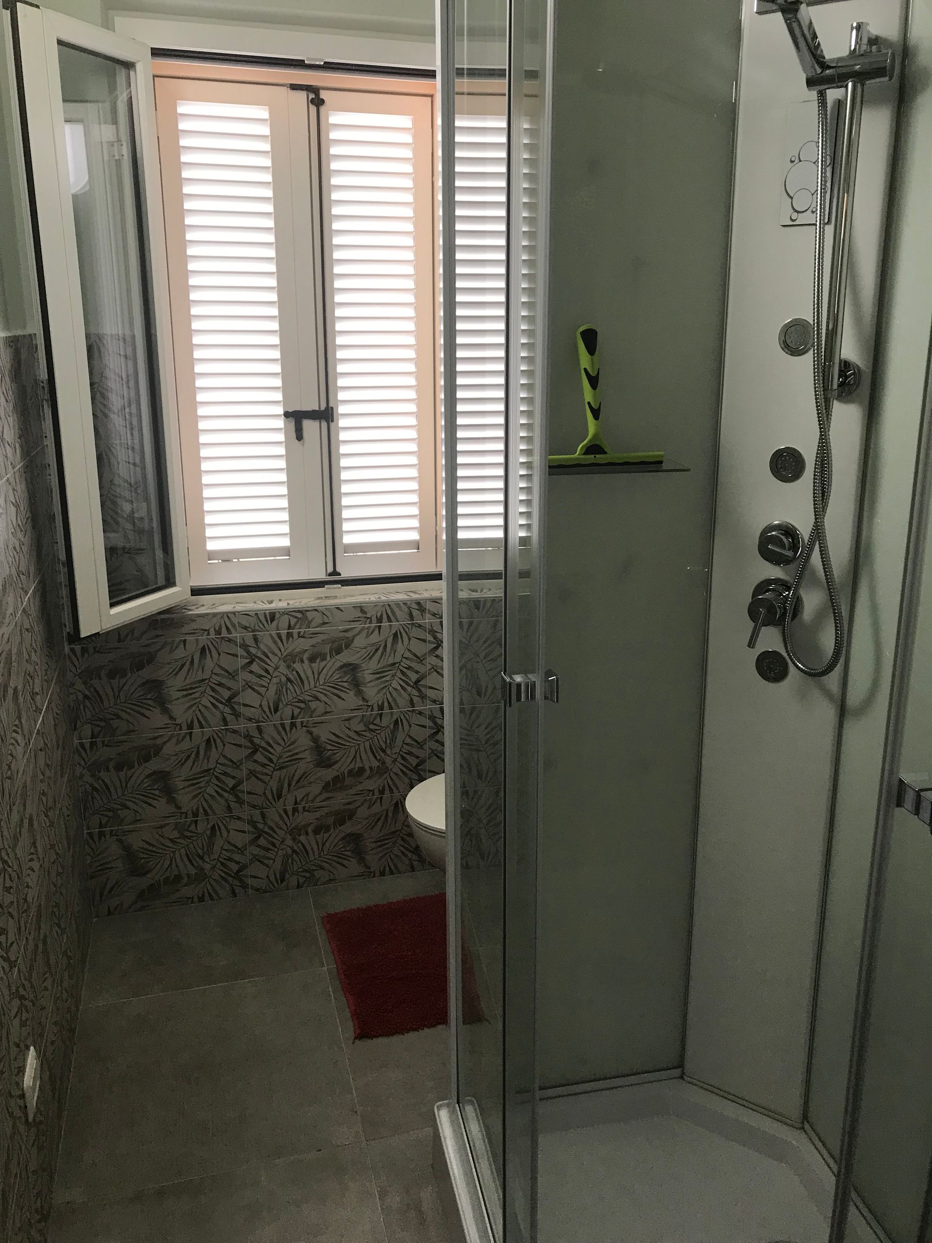 De badkamer in appartement “Geschoren”