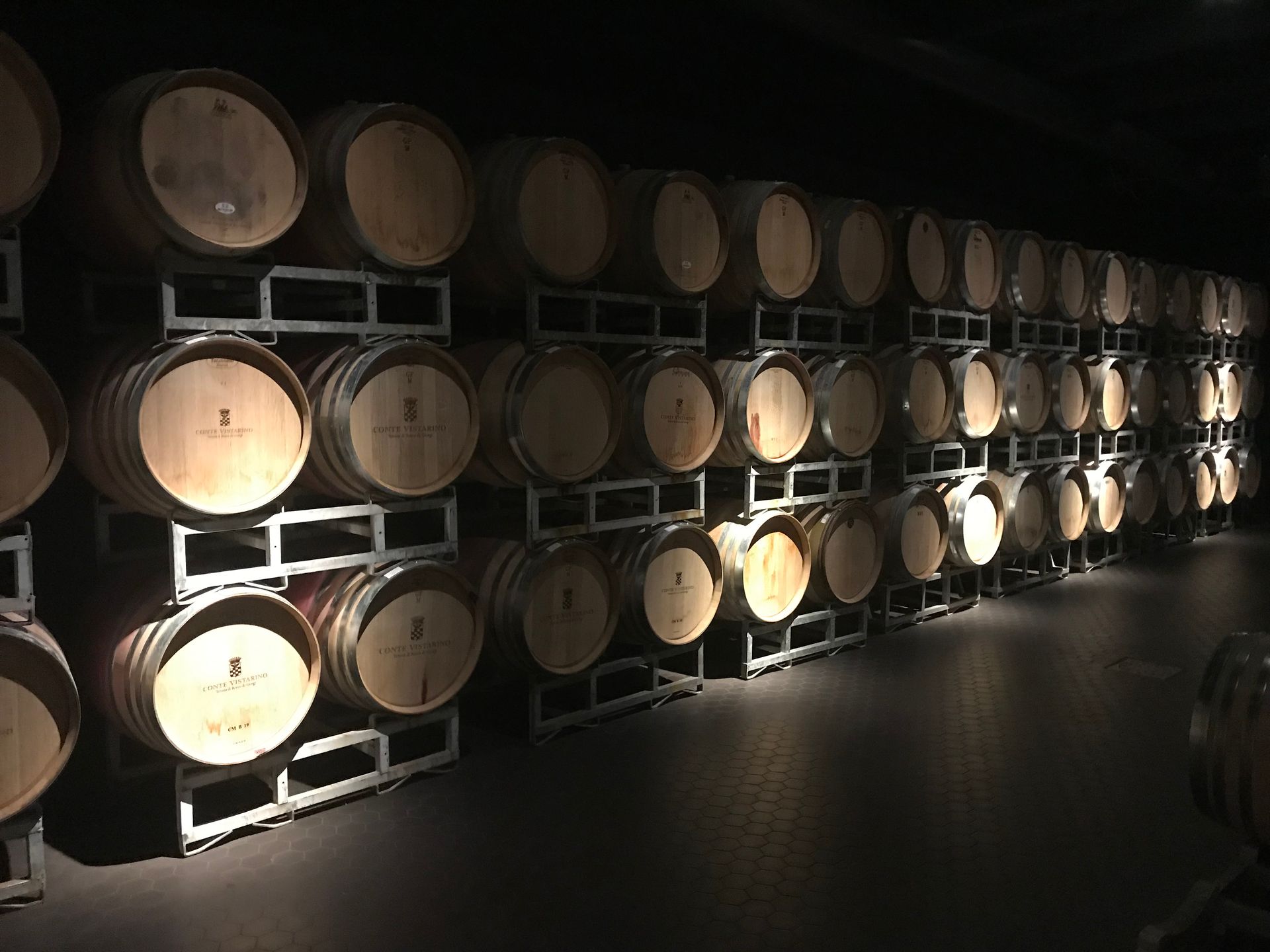 De wijnkelders van IlFeudo Nico in Mornico Losana