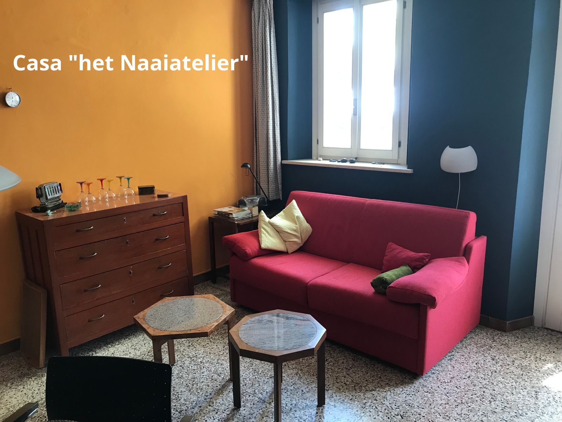 Woonkamer van “het Naaiatelier”