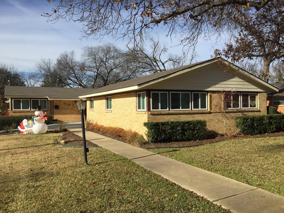 Window Mosquito Screen — The Colony, TX — Hurricane Glass and Showers