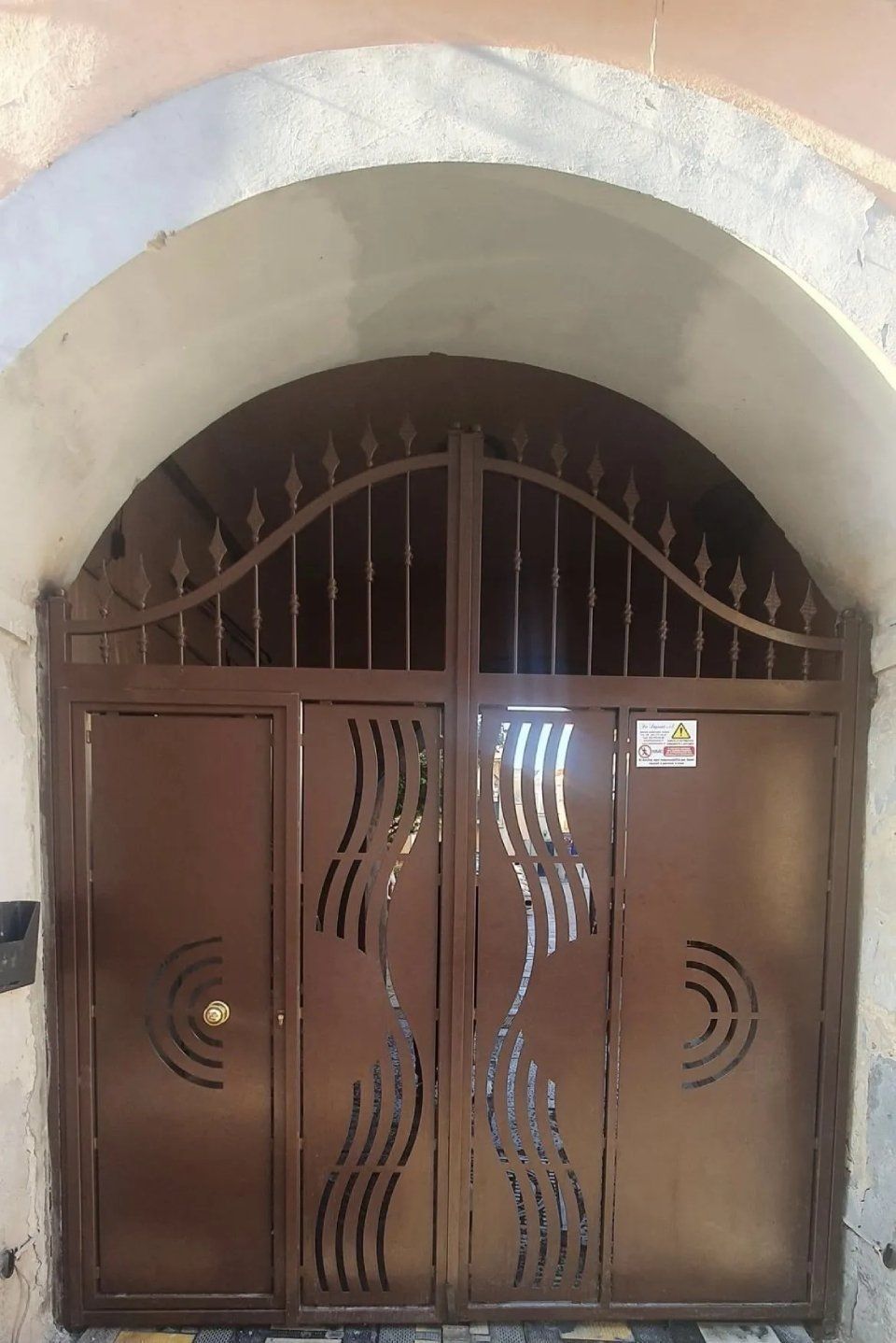 cancelli automatici a Napoli marroni