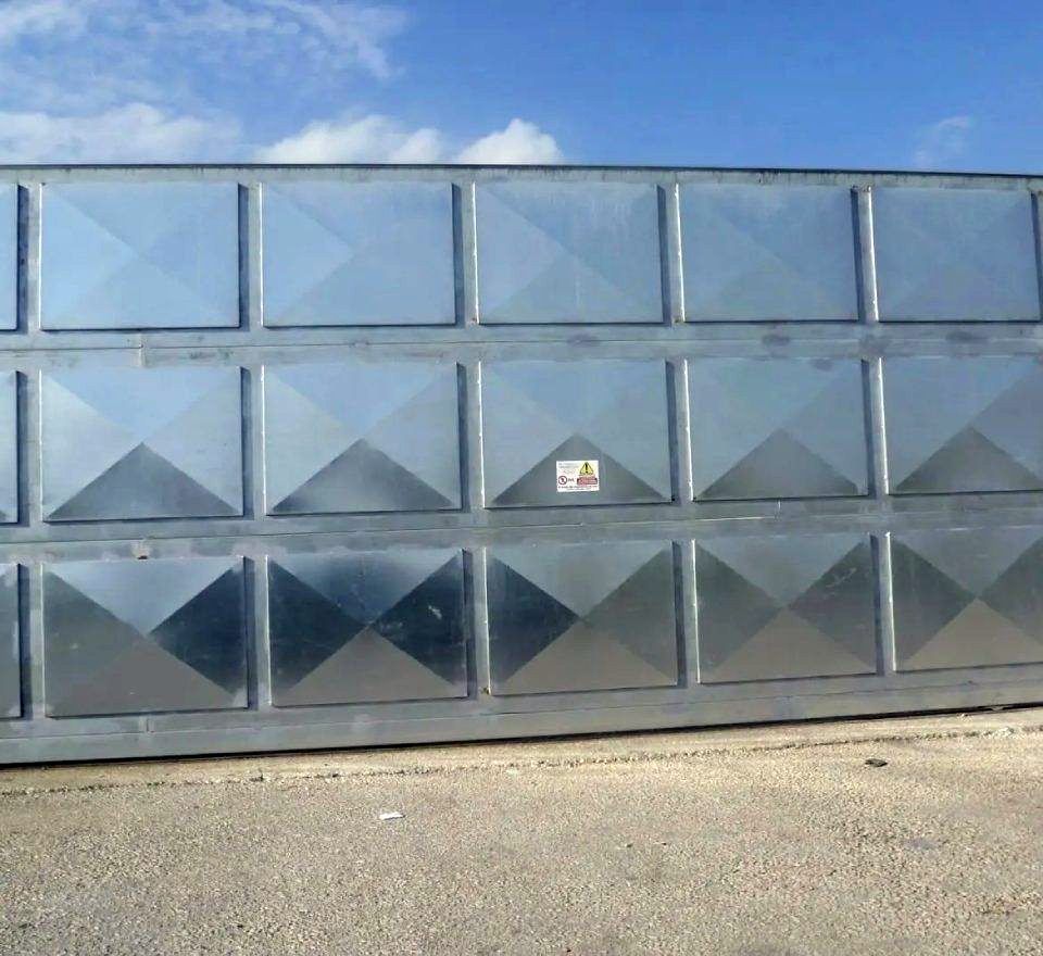 cancelli automatici a Napoli acciaio