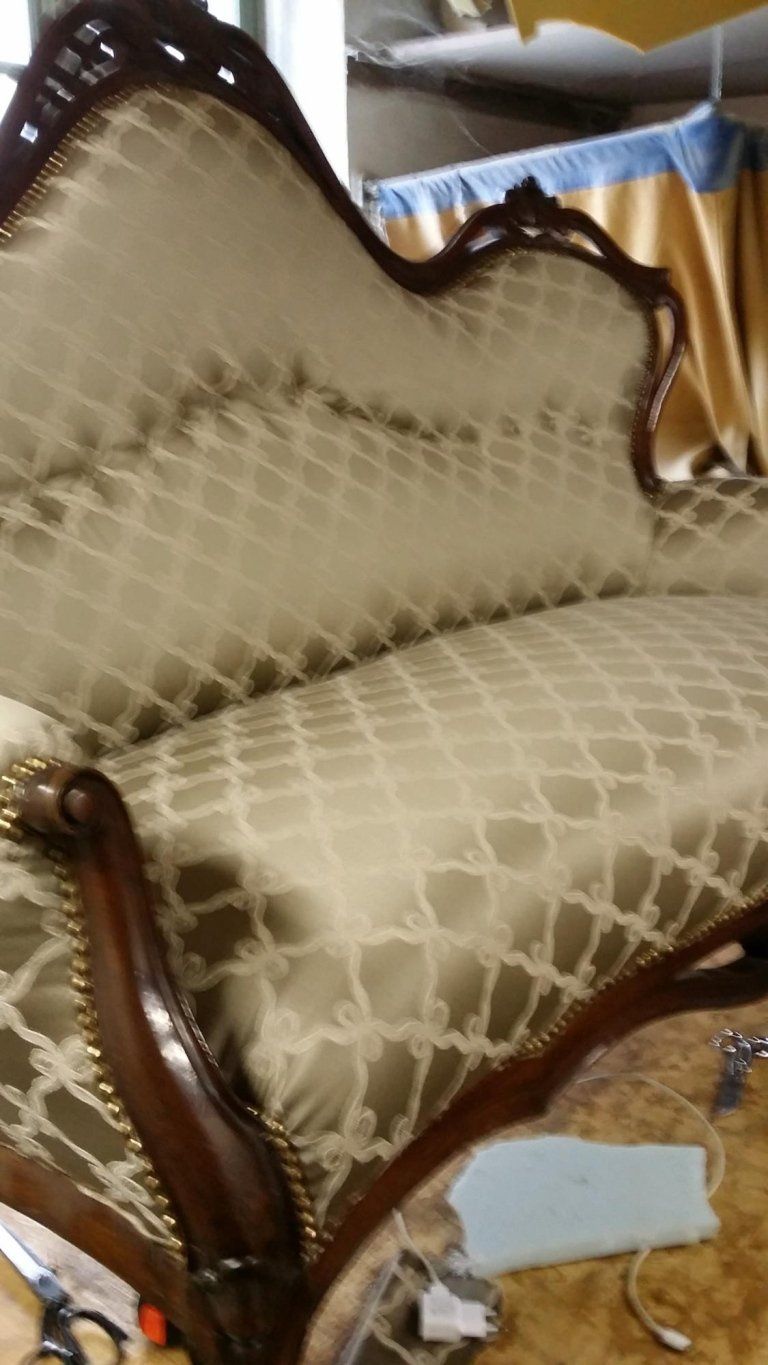 rifacimento tappezzeria divano