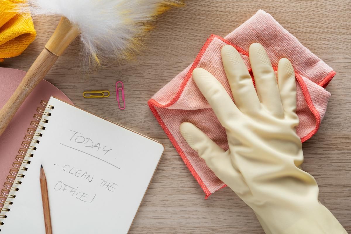 How to Choose Between Daily and Weekly Cleaning