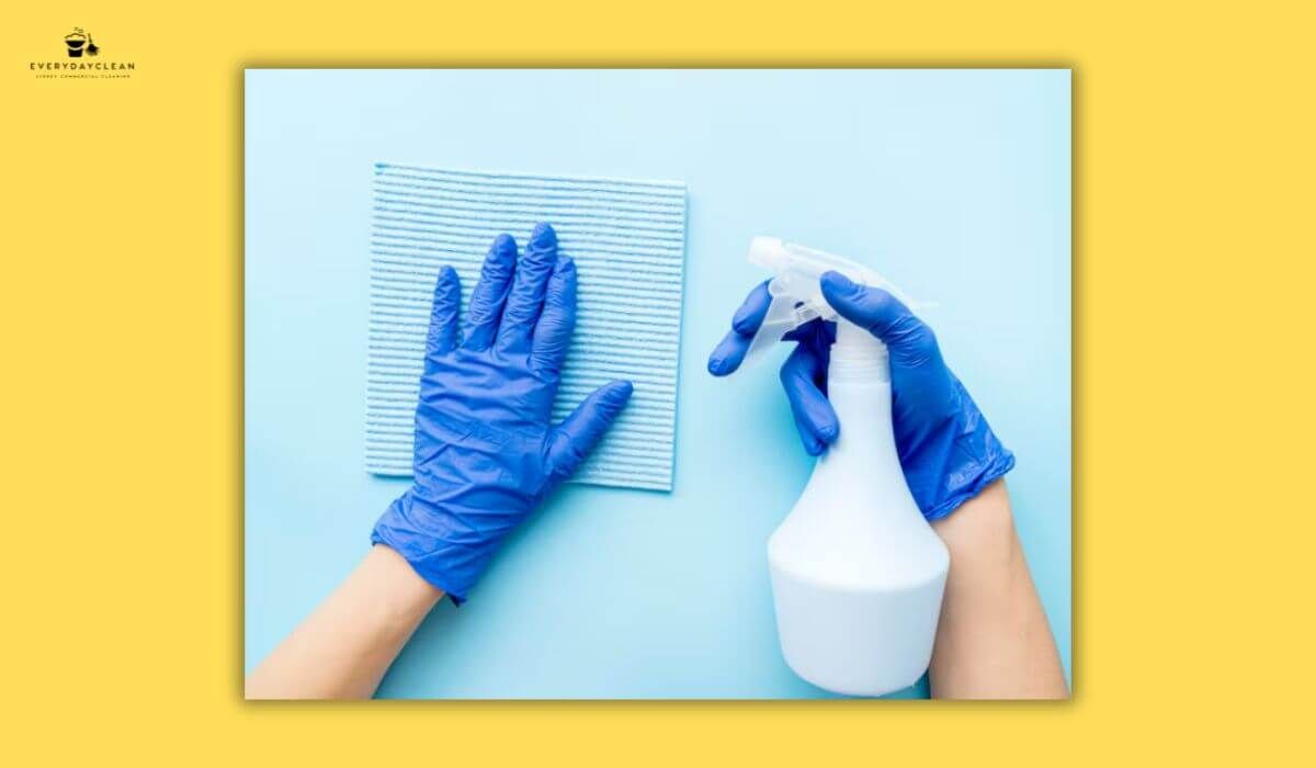 paper towel cleaning glass