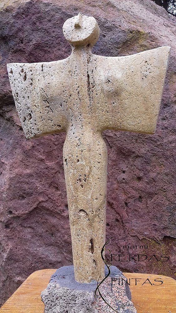 Dea Madre riproduzione archeologica travertino dorato