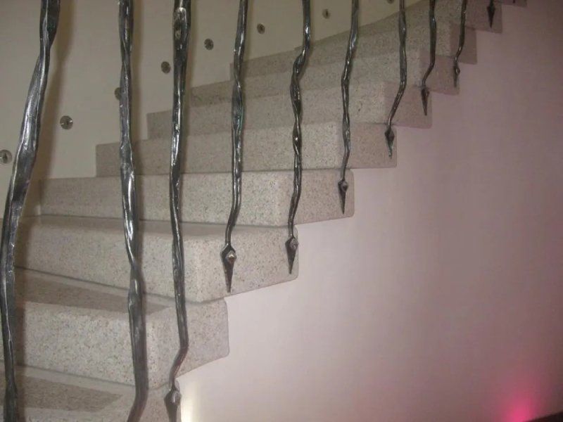 scale in pietra per interni