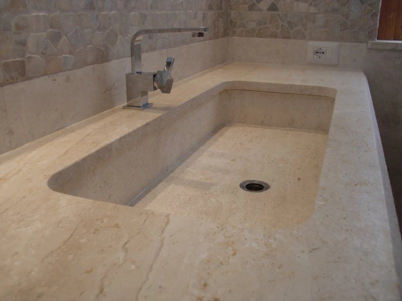 lavello in pietra naturale per bagno