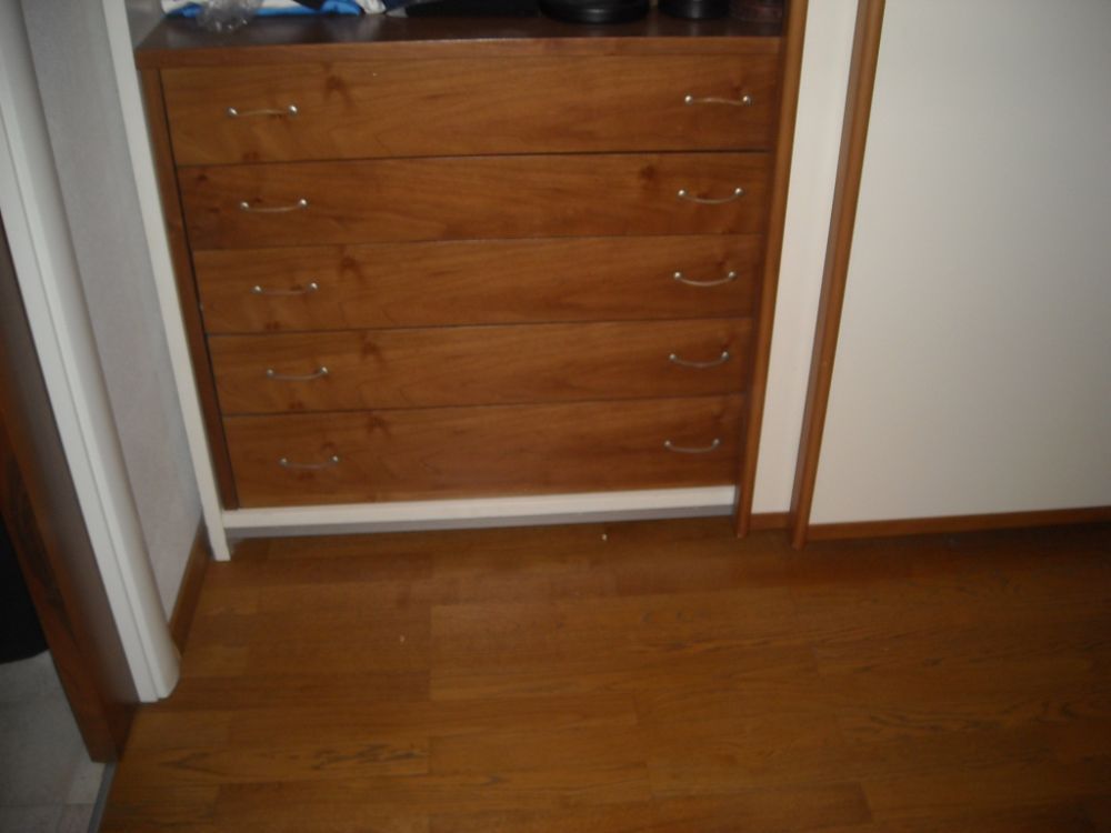 cassettiera in legno