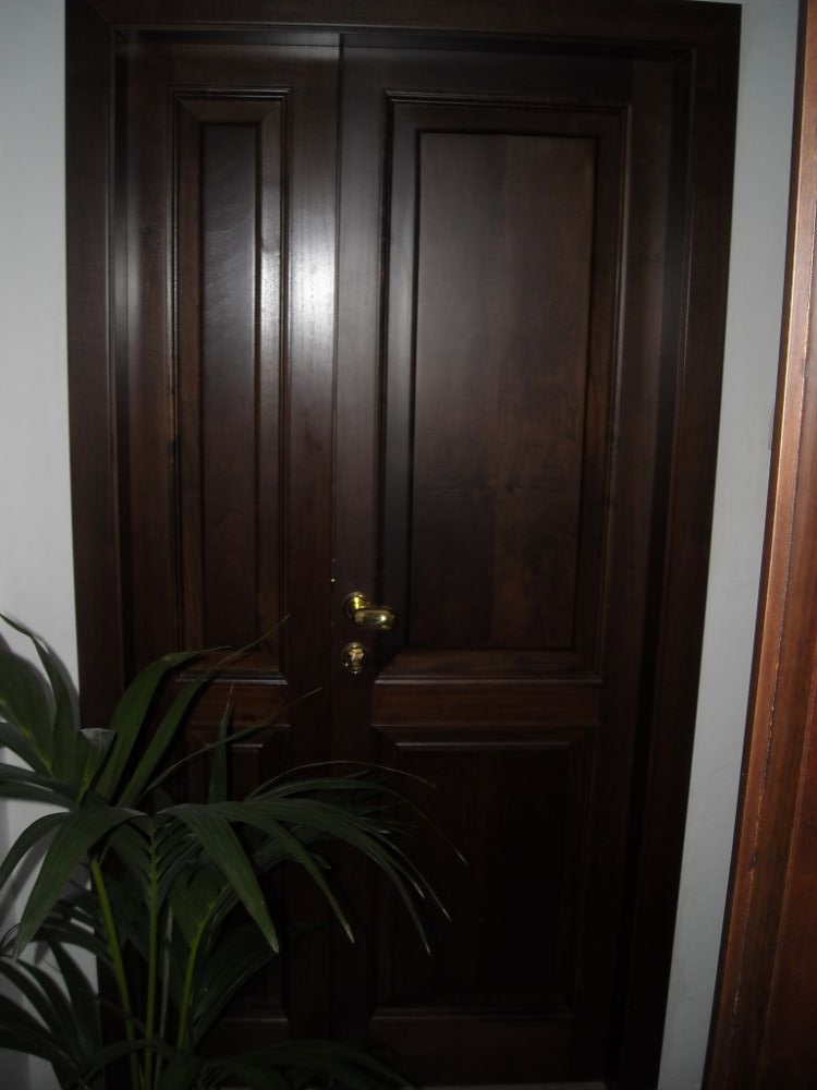 porta d'ingresso in legno