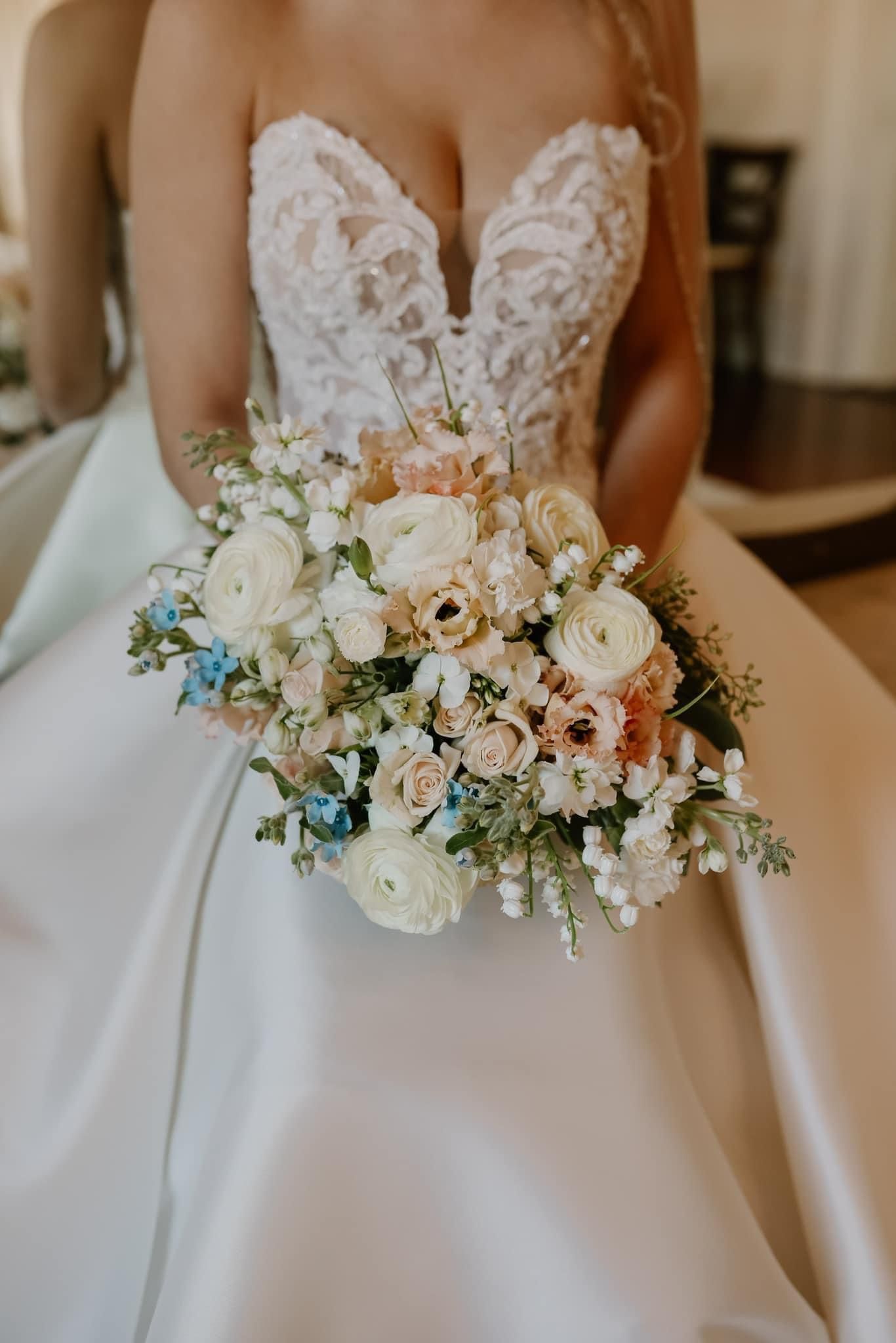 gorgeous large wedding bouquet