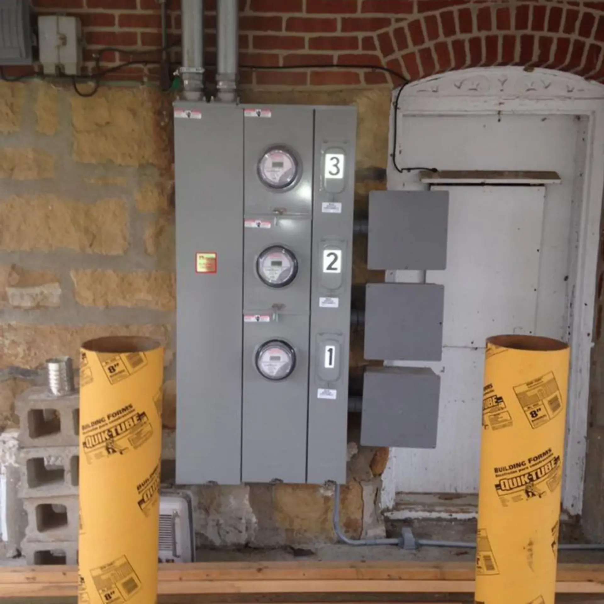 Sanchez Electric and Remodeling - A gray electrical box with the number 3 on it