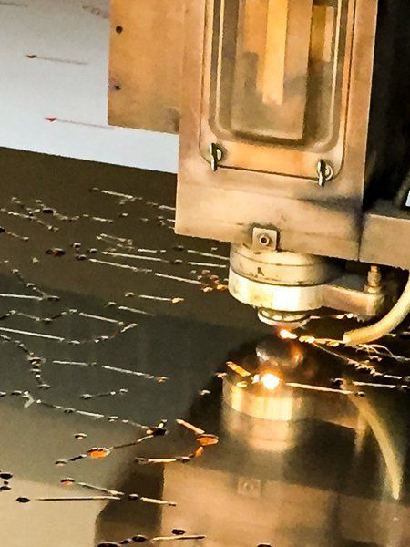 Sagomatura lastra di metallo