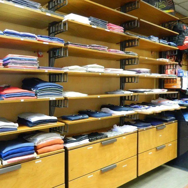 mensole negozio Torino