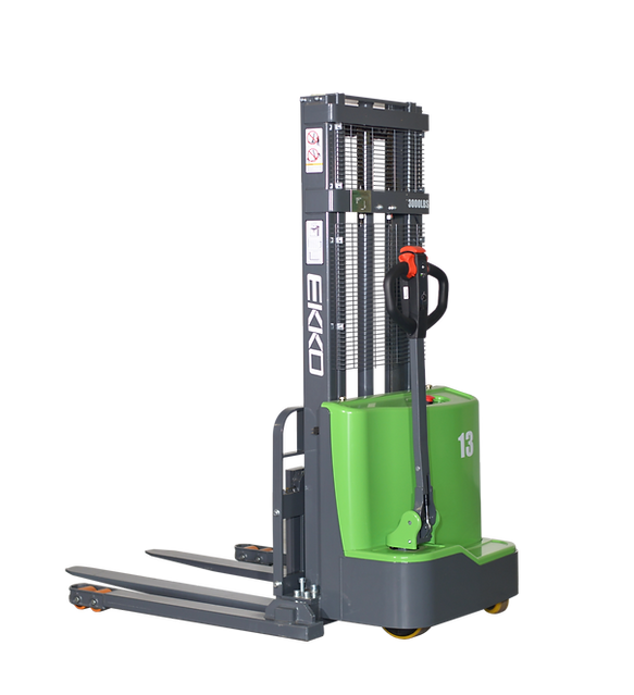 EKKO EB13C-145Li Stacker