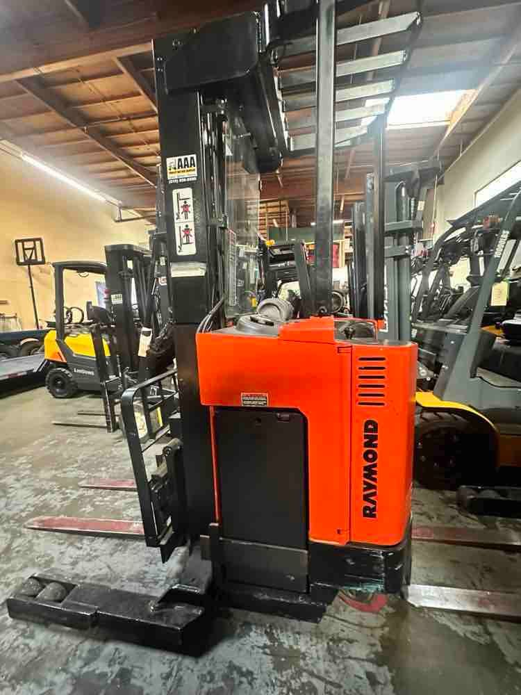 Raymond Reach Truck
