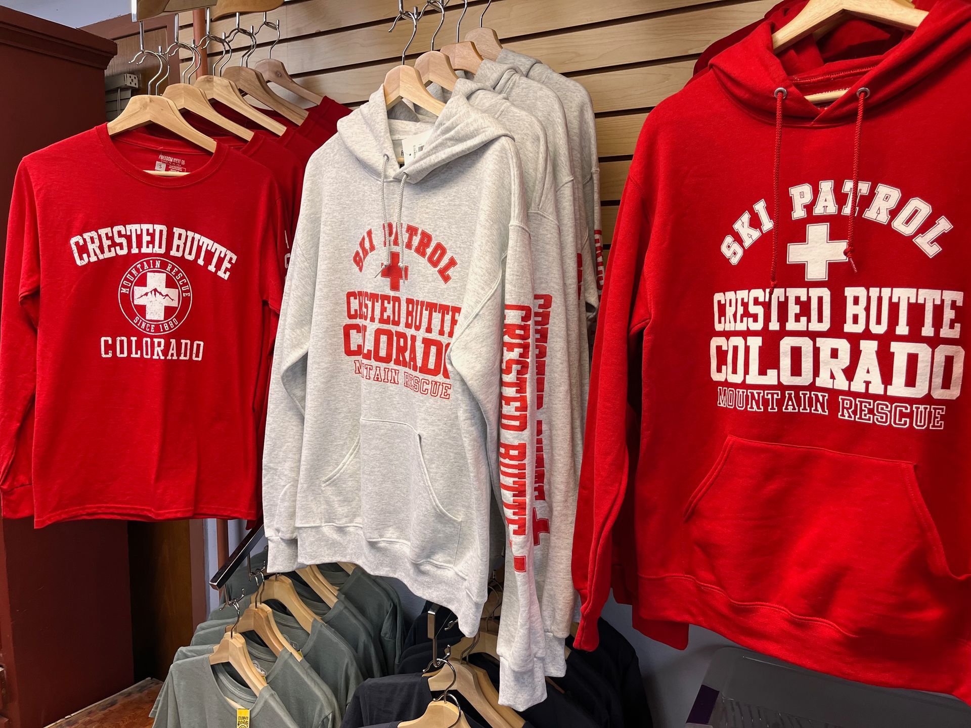 crested butte tshirts on racks