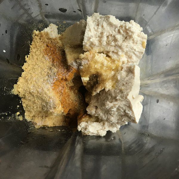 tofu omelette ingredients in blender