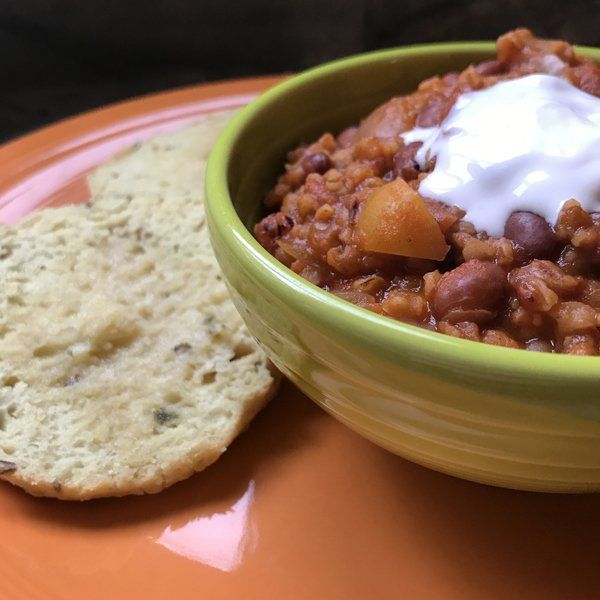 vegan chili with biscuit
