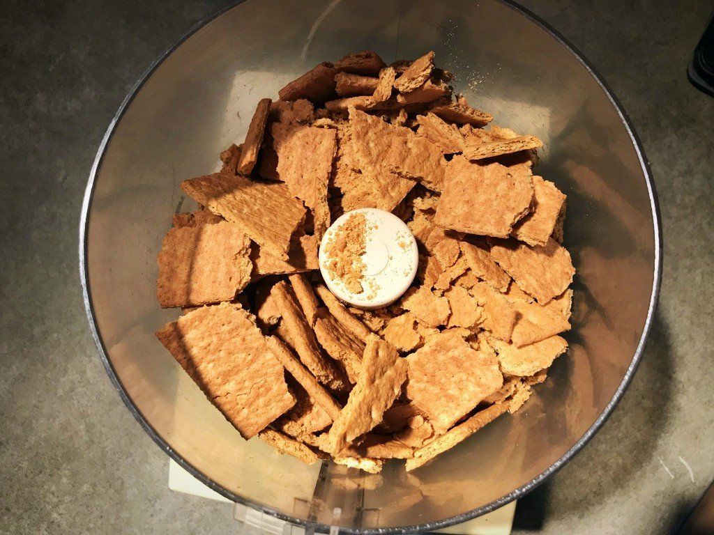 graham crackers in food processor
