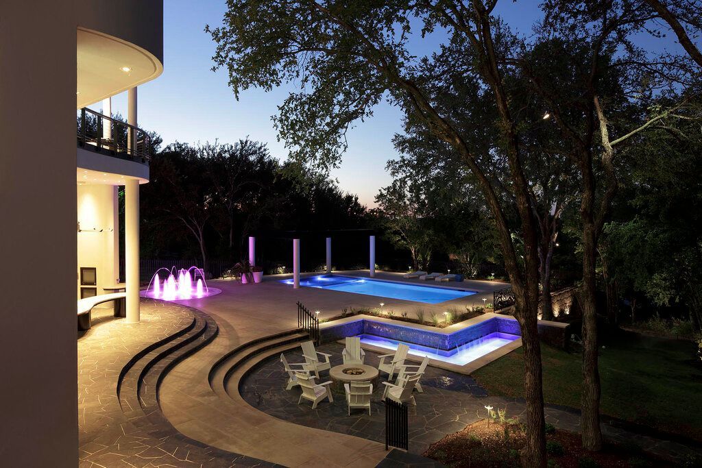 large luxury pool  and spa in fort worth texas