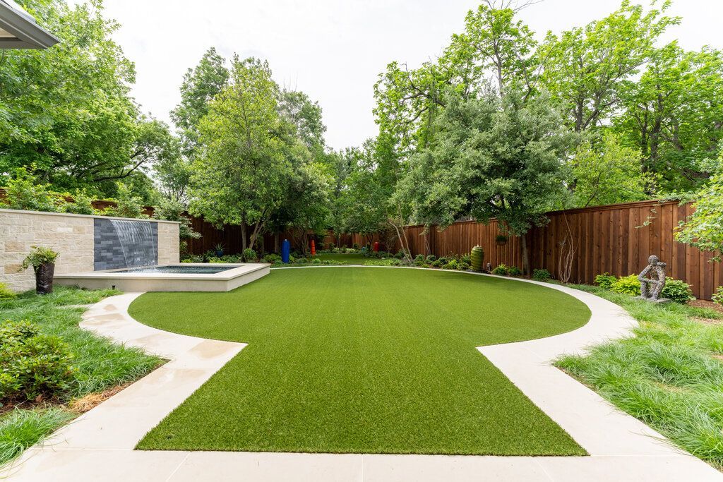 large keyhole shaped lawn texas