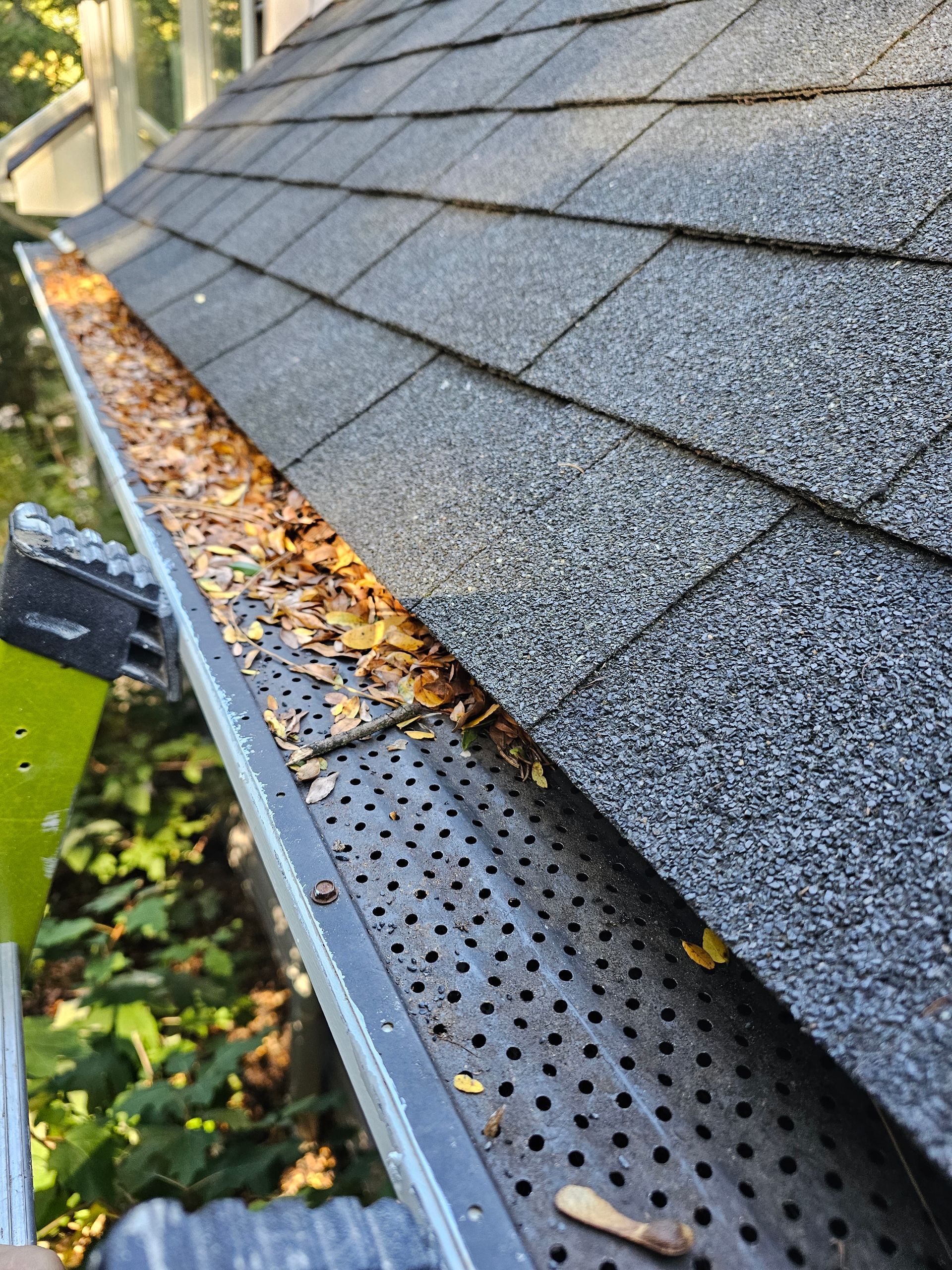 Pressure Washing Gutter Cleaning | Columbus, OH | CFC Contracting