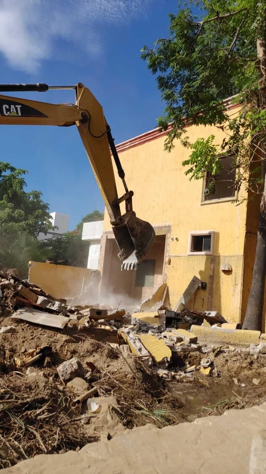 TERRACONEXIÓN - RETROEXCAVADORA