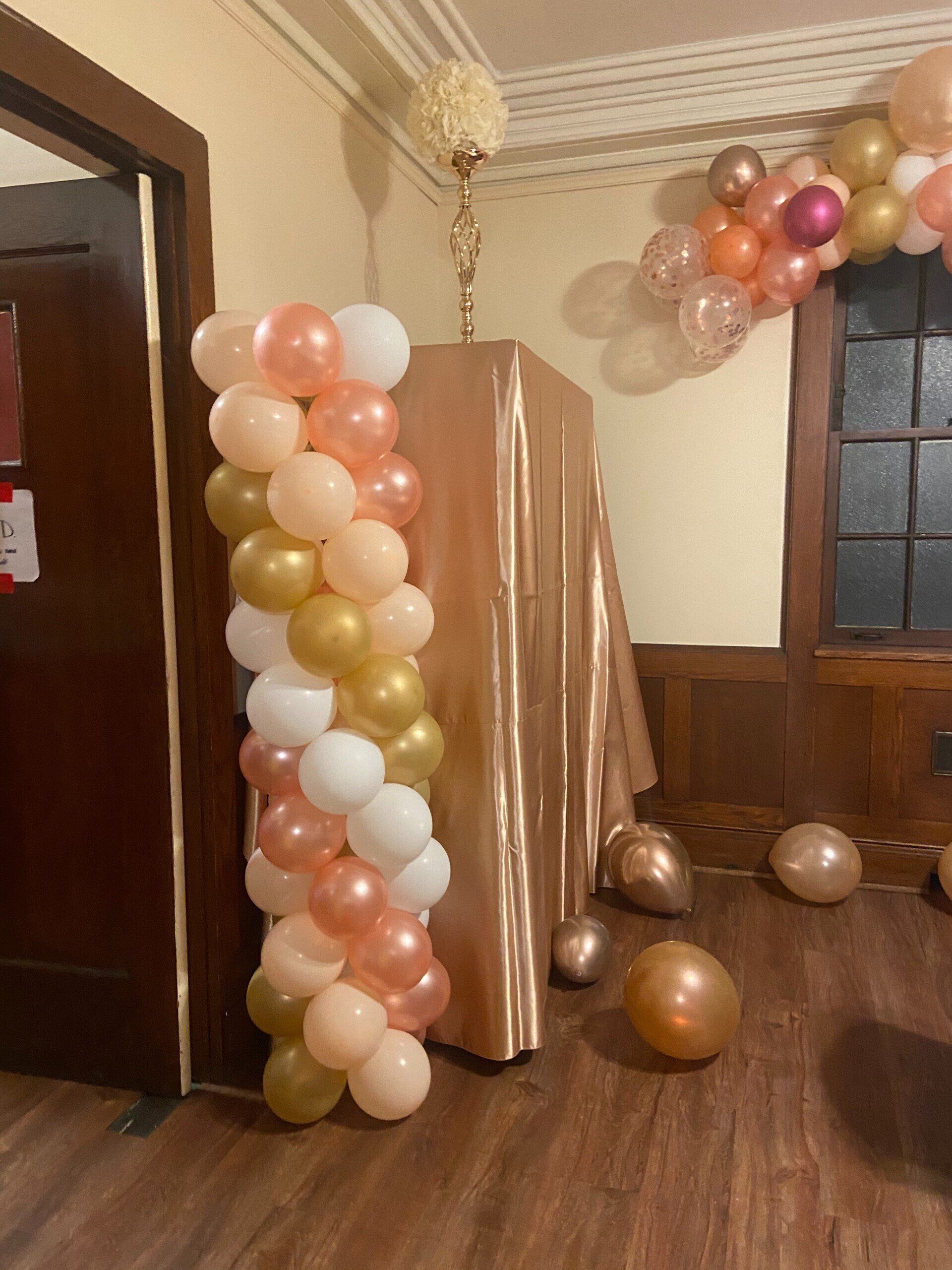 Balloon Art — Chicagoland, IL — Design on a Dime Co Inc