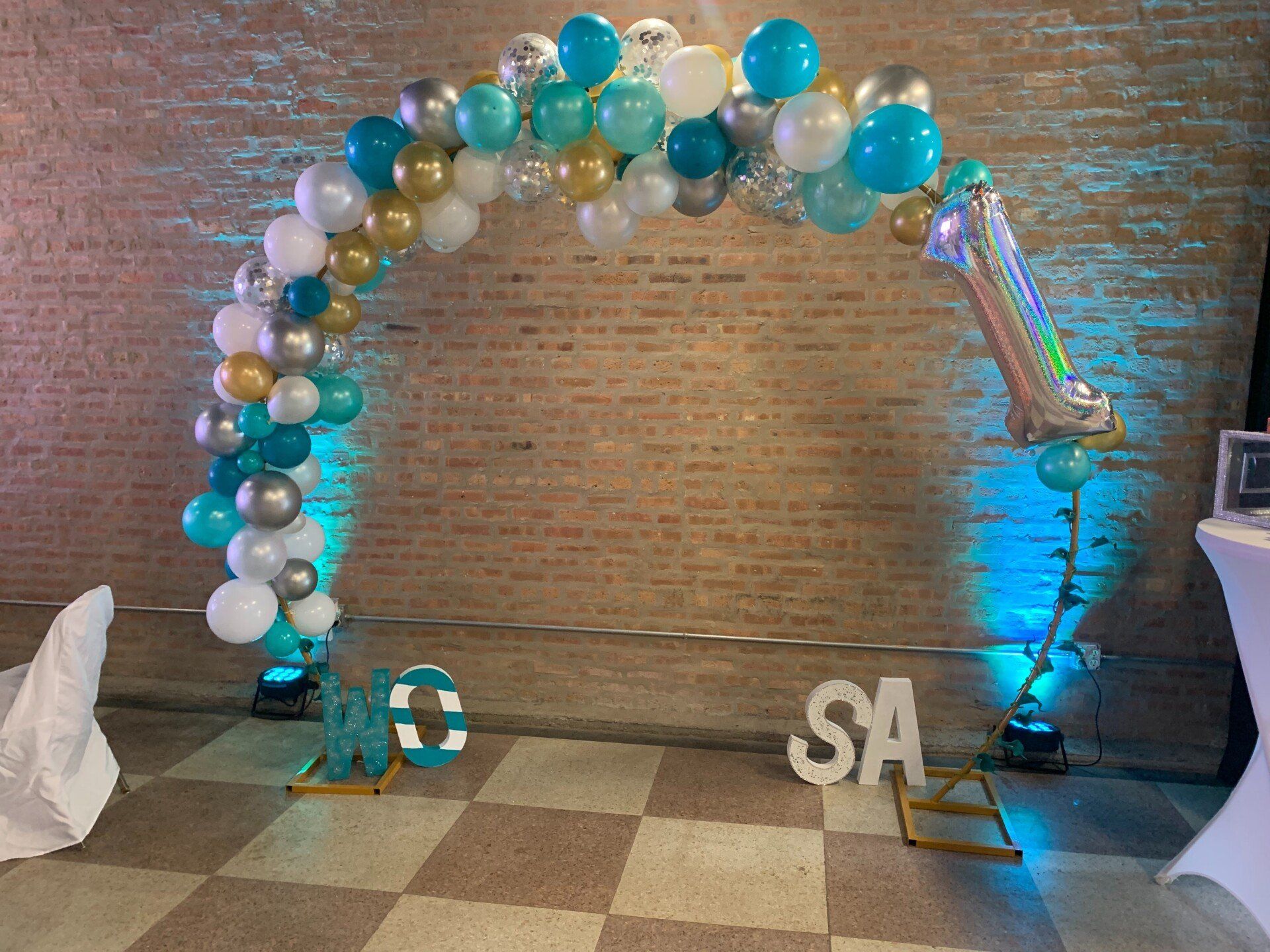 Blue Balloon Art — Chicagoland, IL — Design on a Dime Co Inc