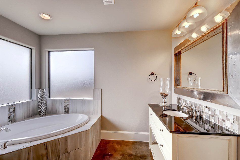 bathrooms | Vale Irvin Homes | Florence, TX 76527