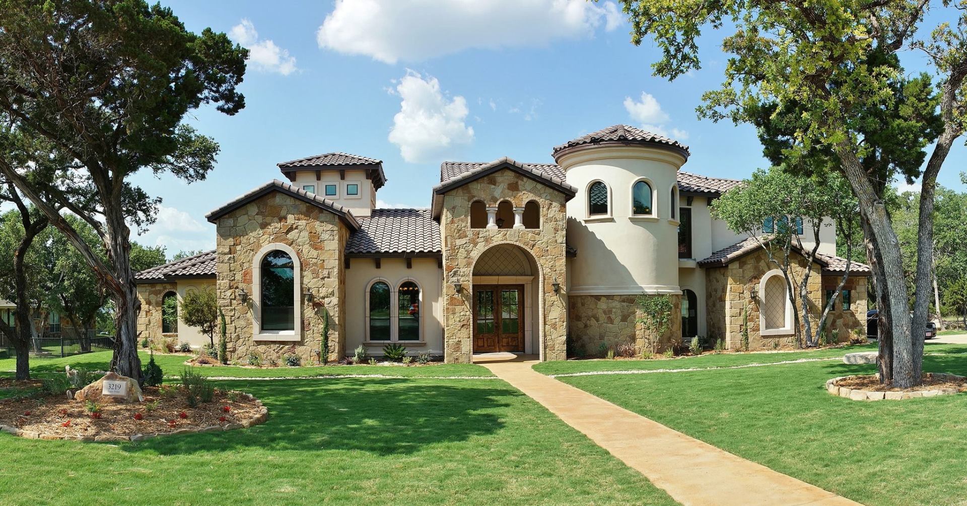 tuscan estate series | Vale Irvin Homes | Florence, TX 76527