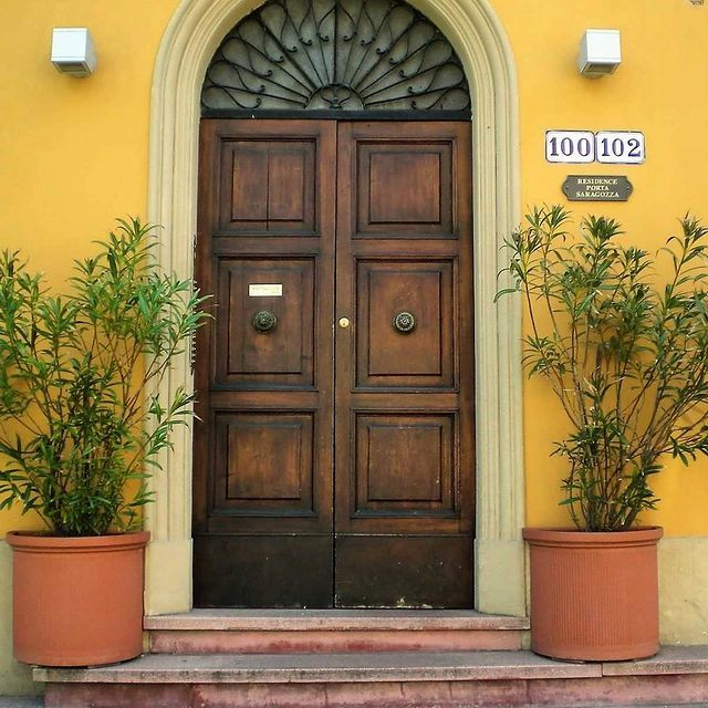 ingresso di residence a Bologna