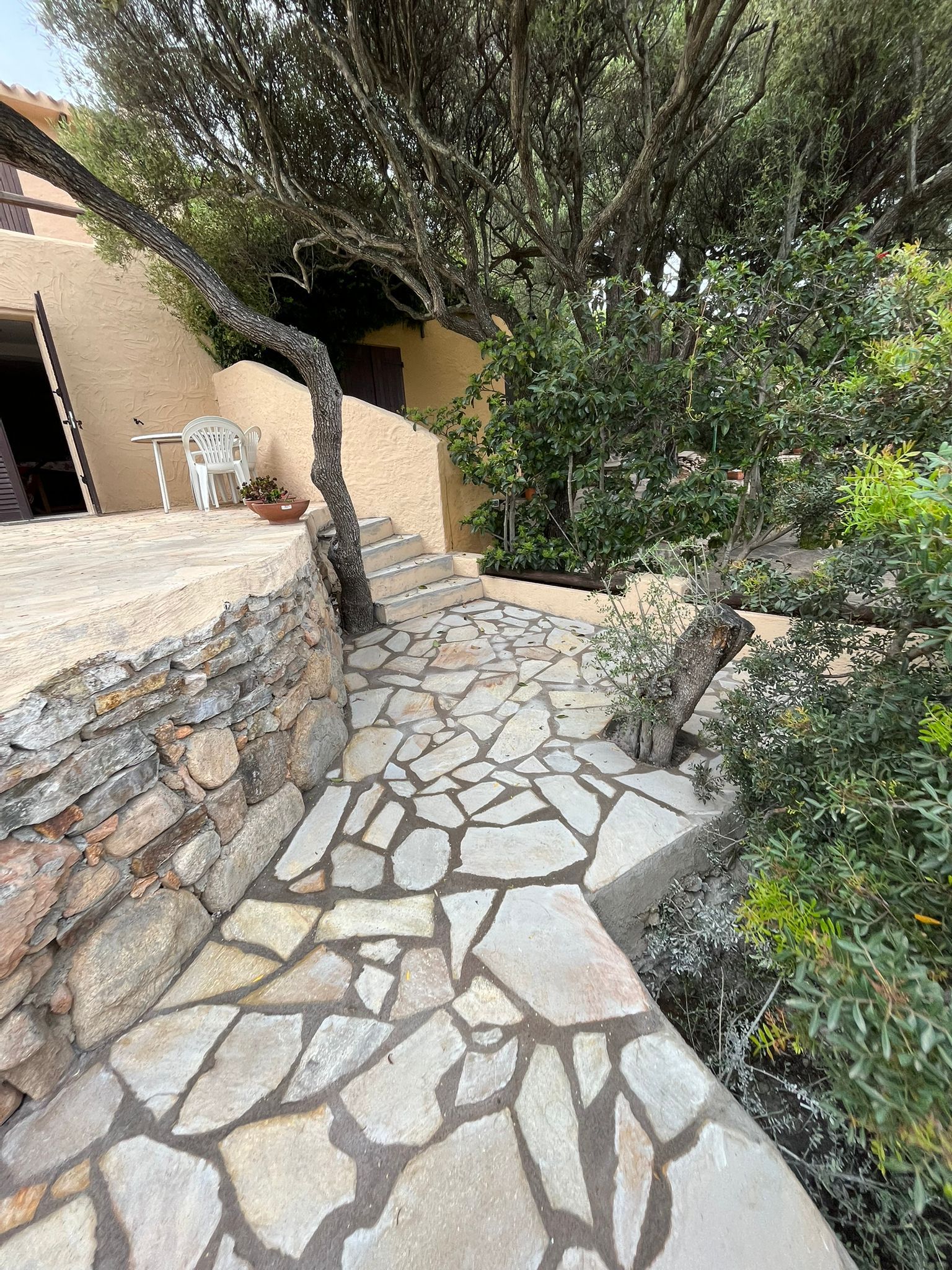 Lavorazioni in pietra: stile sardo e finiture di pregio