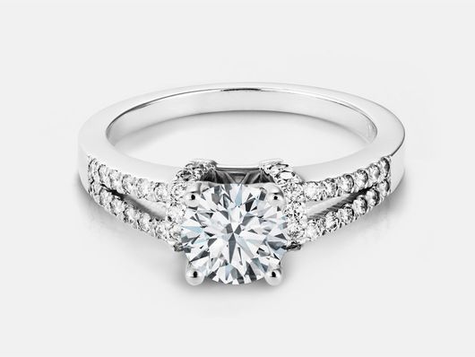 PLC85 Sidestone Engagement Ring
