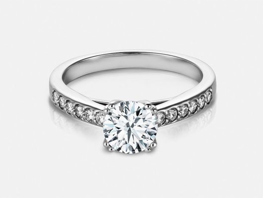 PLC86 Sidestone Engagement Ring