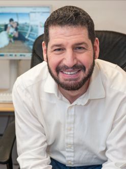 headshot of edwin marcow photographer