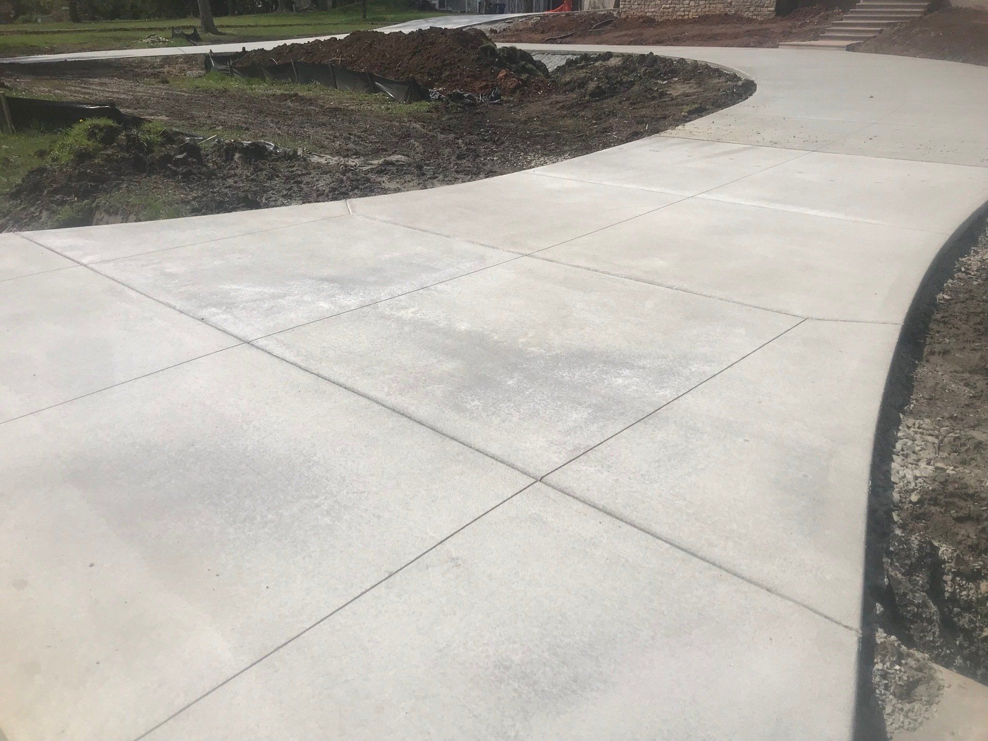 Curved Concrete Driveway | Louisville, KY | S & S Concrete Inc.