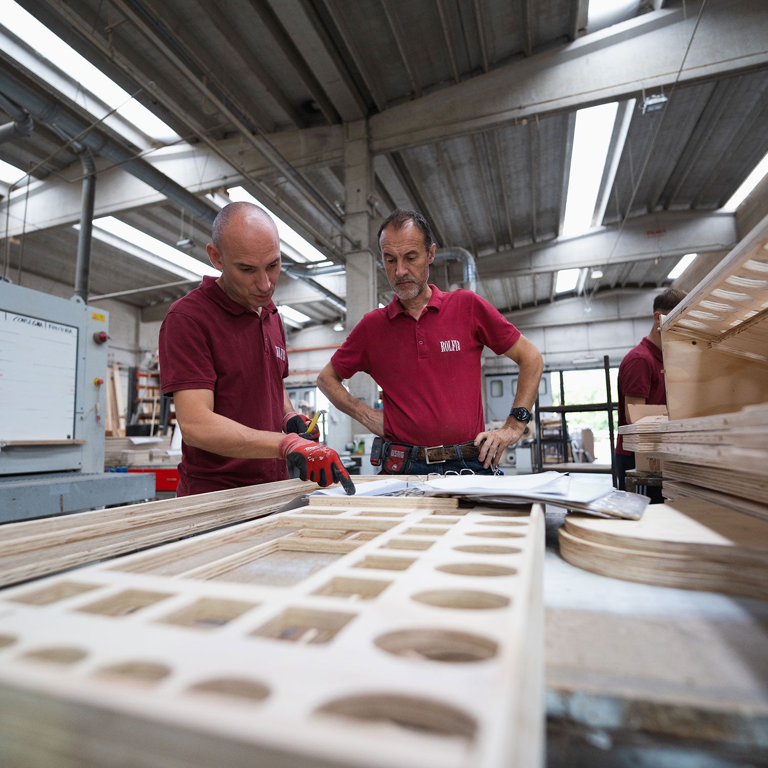 operai in falegnameria