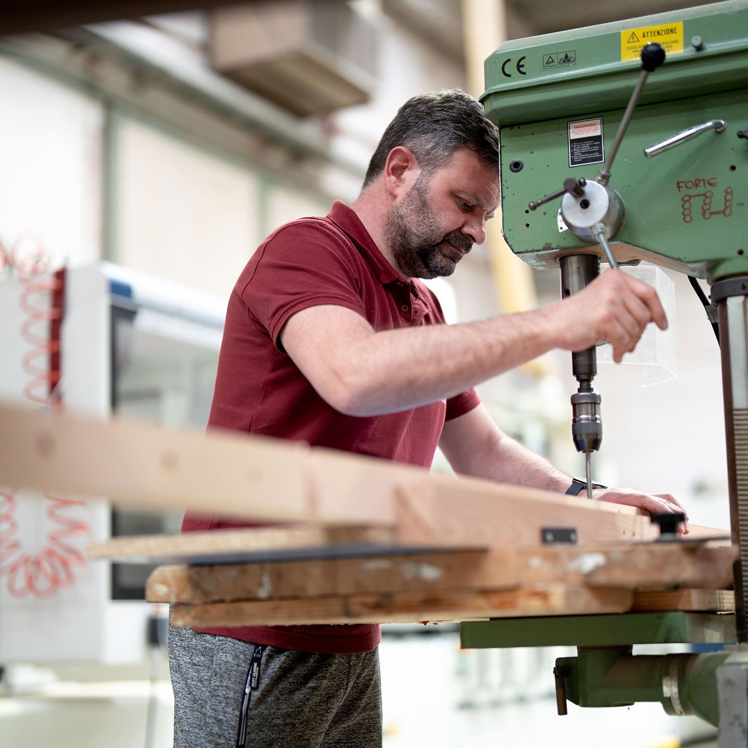 operai in falegnameria