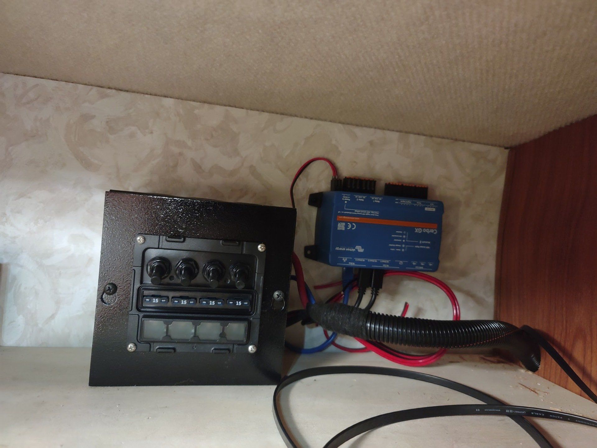 A charge controller wired up successfully